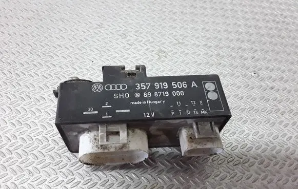 Volkswagen Golf IV Coolant fan relay 357919506A
