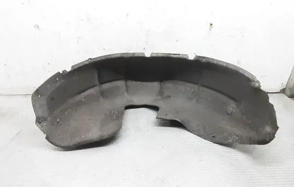 Rear arch fender liner splash guards