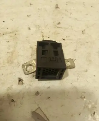 Audi A6 S6 C6 4F Battery relay fuse 4F0915519