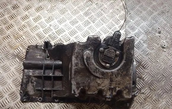 Volkswagen Touran I Oil sump 24667646
