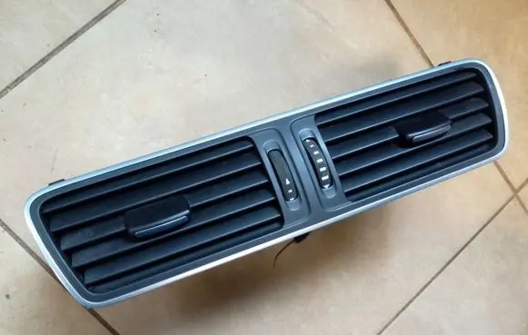 Dash center air vent grill