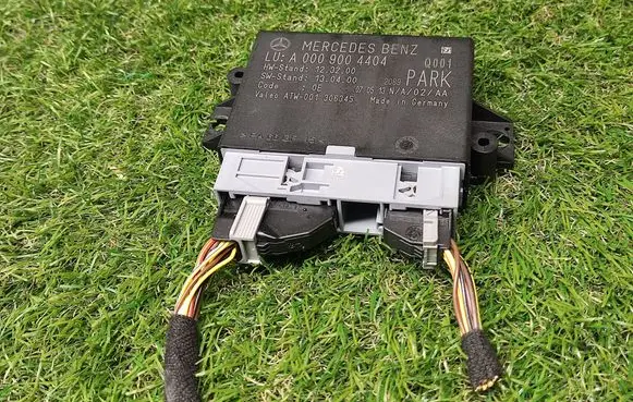 Mercedes-Benz E W212 Parking PDC control unit/module A0009004404