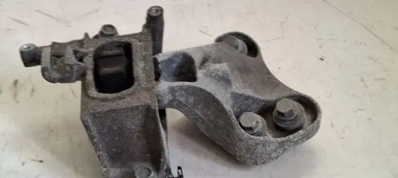 Opel Astra K Engine mounting bracket AIS9C03 26015 32640
