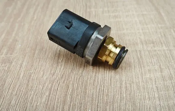 Audi A5 Fuel pressure sensor 06H906051K