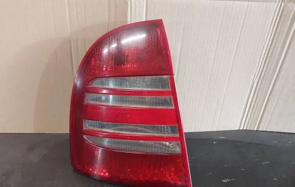 Skoda Superb B5 (3U) Rear/tail lights 3U5945095 3U5945111