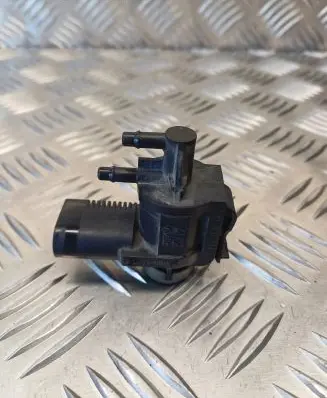Volkswagen Touran I Turbo solenoid valve 1J0906283C
