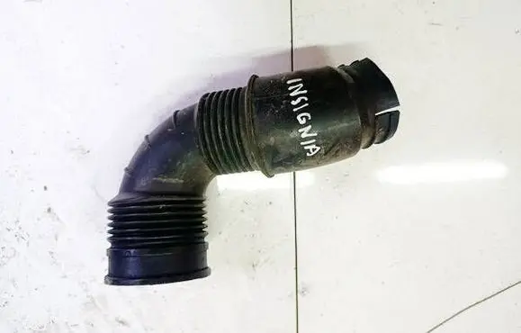 Opel Insignia A Air intake hose/pipe E10942A01