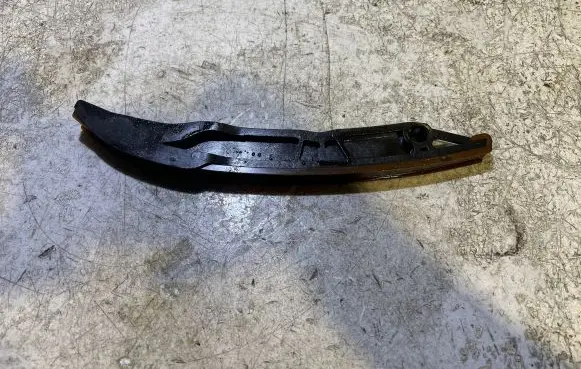 Ford Mustang VI Slide rail for timing chain FR3E6K255AB