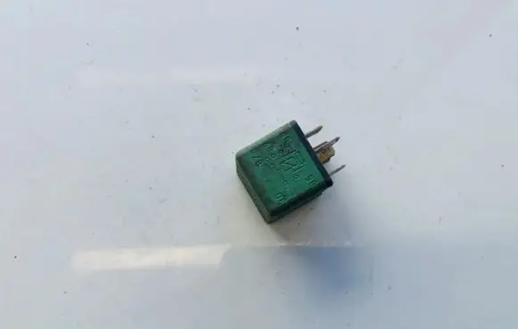 Ford Escort Other relay 83BG13A025CA V23134-E8-X39