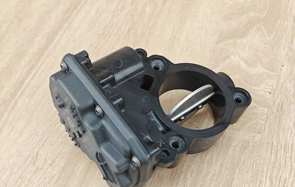 BMW 4 G22 G23 G24 G26 Throttle valve 8512452
