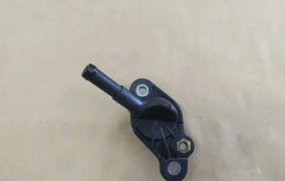 Volkswagen Golf VII Engine coolant pipe/hose 06k121132