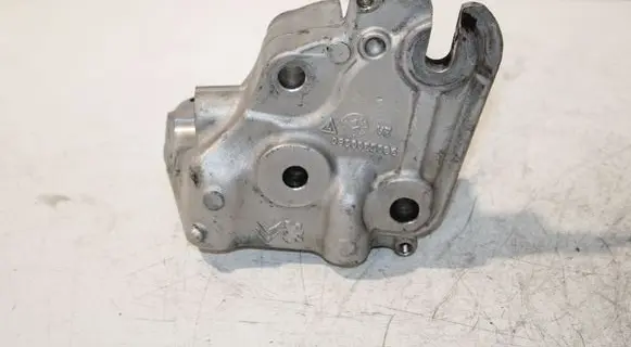 Ford Mondeo MK V Engine mounting bracket 9805300680