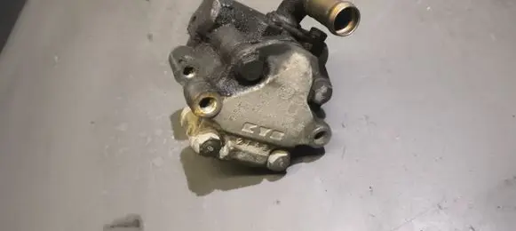 Skoda Octavia Mk1 (1U) Power steering pump 1J0622154