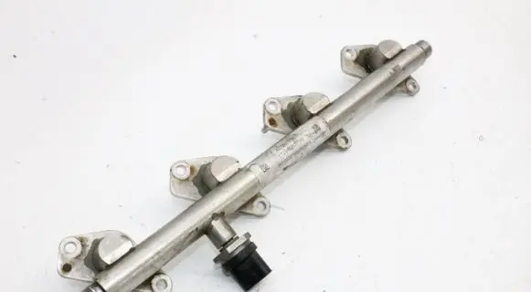 Mercedes-Benz GLA W156 Fuel main line pipe A2700701400