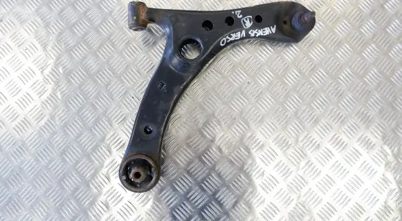 Toyota Avensis Verso Front lower control arm/wishbone 4806849045