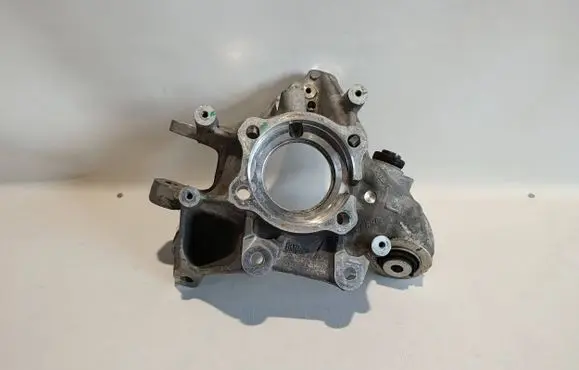 BMW X7 G07 Rear wheel hub spindle/knuckle 6876651