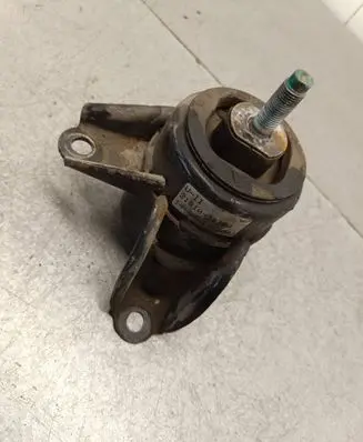Engine mount bracket