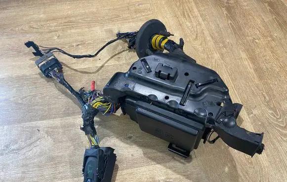 Land Rover Range Rover Velar Fuse box set M8A2-14A076-CB M8A214A076CB M8A2-14A076
