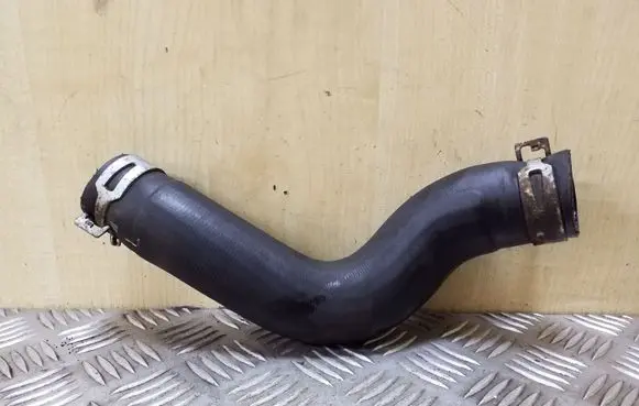 Toyota Avensis T270 Engine coolant pipe/hose