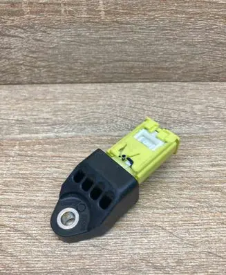 Toyota Prius (XW20) Airbag deployment crash/impact sensor 8983130020 WITHPLUG