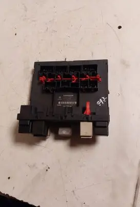 Volkswagen Touran I Fuse box set 3C0937049E