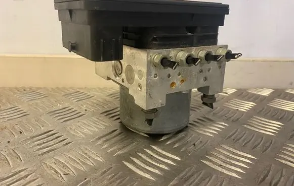 Land Rover Evoque I ABS Pump A426R18W064 28515463343 10062538841
