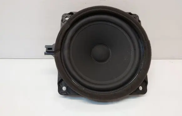 Hyundai i40 Subwoofer speaker 963303Z050