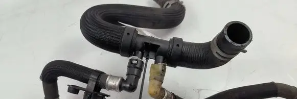 Ford Mustang VI Engine coolant pipe/hose FR338286BB