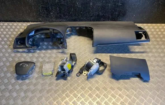 Toyota Avensis T270 Dashboard 5540105100