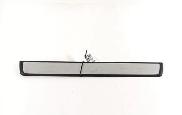 Volvo XC40 Front sill trim cover 32289844
