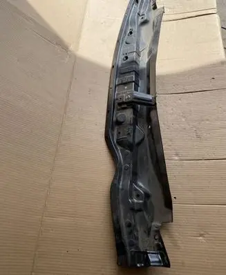 Lexus CT 200H Wiper trim