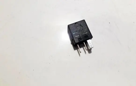 Volvo S40, V40 Other relay mb953382 021752a