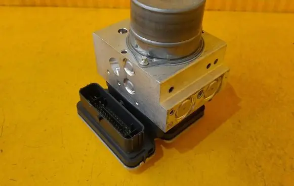 Mercedes-Benz E W214 ABS Pump A2149000005
