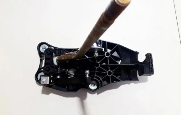 Ford Fusion Gear shifter/selector 2s6r7c453qb 021015124420