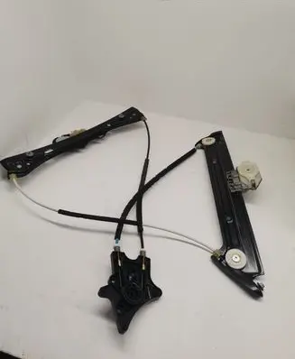 BMW M4 F82 F83 Front door window regulator with motor 938576
