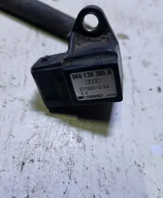 Audi A6 S6 C4 4A Air pressure sensor 046130385A