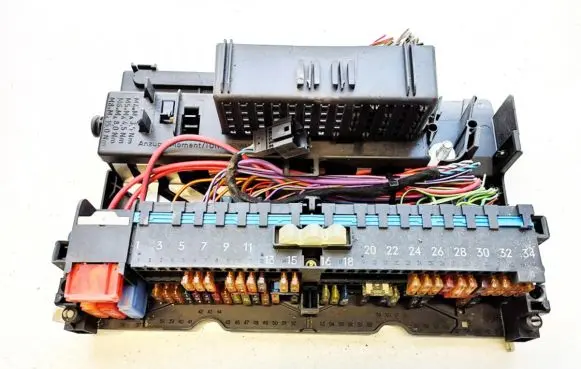 BMW X3 E83 Fuse box set 8364542 mr20060714-90