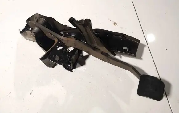 Volvo V70 Clutch pedal 