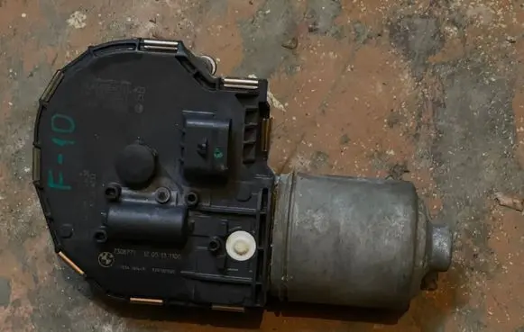BMW 5 F10 F11 Wiper motor 7308771 3397021520 1205131100