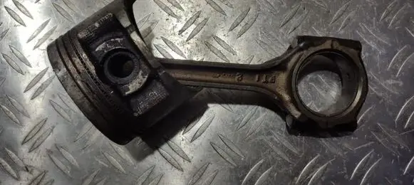 Honda Accord Piston with connecting rod