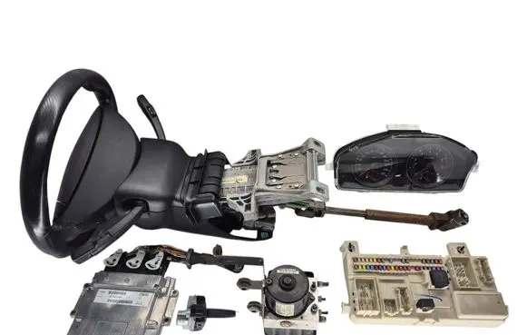 Volvo C30 Engine ECU kit and lock set 30765471 30794730 30785146