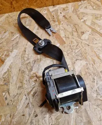 Nissan Qashqai Front seatbelt 5507746