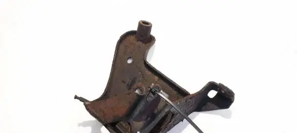 Chrysler Pacifica Engine mounting bracket