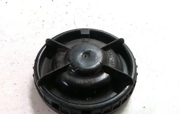 Volvo V70 Headlight/headlamp dust cover 145222