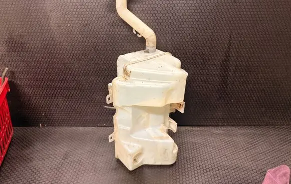Mitsubishi Colt Windshield washer fluid reservoir/tank MN105383 A4548600160 A4548600060