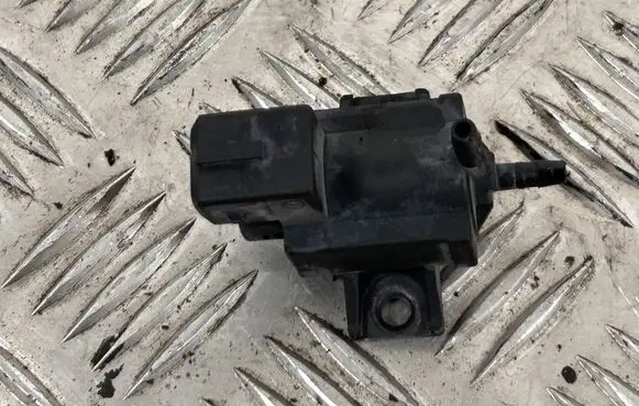 Maserati Quattroporte Engine mount vacuum valve 670002843