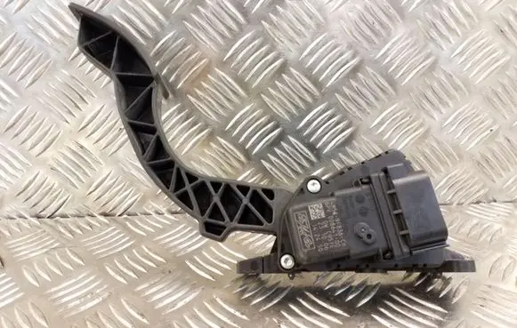 Ford Focus Accelerator throttle pedal 4M519F836CH 6PV00864100 0WC95YE