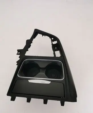 Cup holder front