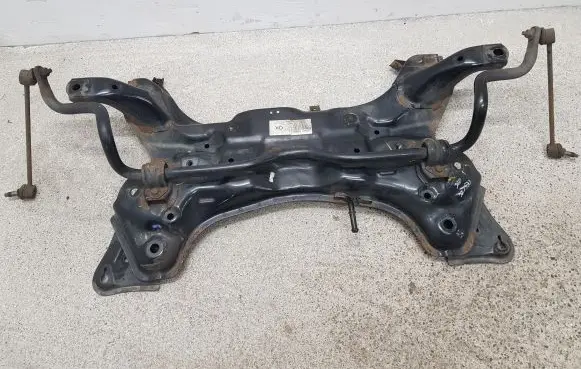 Hyundai i30 Front subframe 62401A6800