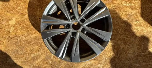 Lexus LBX R17 alloy rim PW45752000 K880712